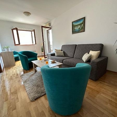 Family Apartment Макарска Екстериор снимка