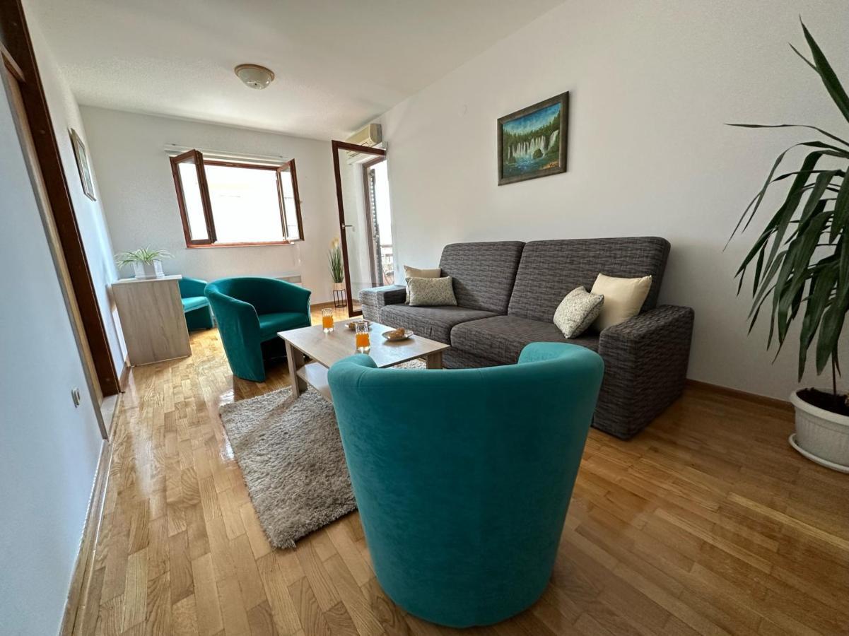 Family Apartment Макарска Екстериор снимка